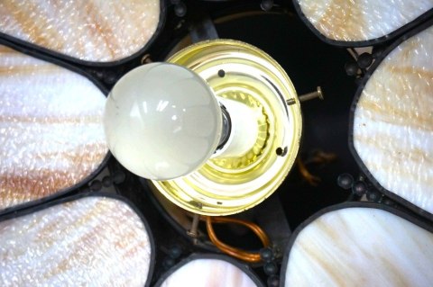 H-P LAMPA WITRAŻOWA W STYLU TIFFANY - PŁATKI KWIATU - dwa klosze