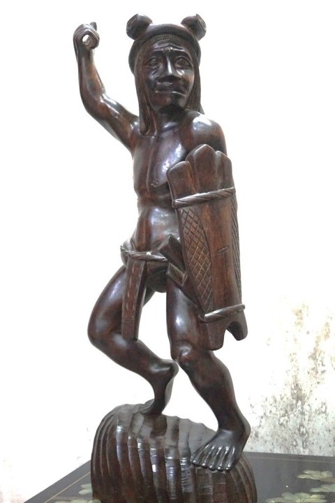 H-P STARA DREWNIANA RZEŹBA WOJOWNIK IGOROT Filipiny 73cm