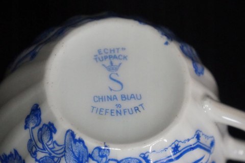 H-P FILIŻANKA NA SPODKU CHINA BLAU