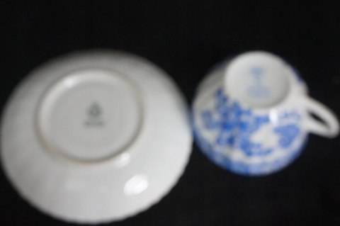 H-P FILIŻANKA NA SPODKU CHINA BLAU
