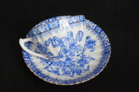 H-P FILIŻANKA NA SPODKU CHINA BLAU