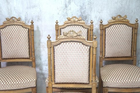 H-P KOMPLET 4 KRZESEŁ RZEŹBIONYCH W STYLU LUDWIKA XVI KLASYCZNA ELEGANCJA