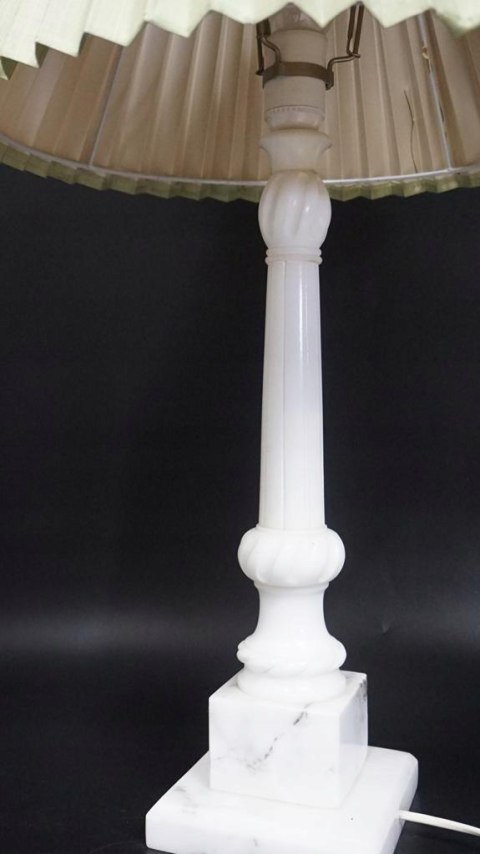 H-P EFEKTOWNA WYSOKA LAMPA KOLUMNOWA Z MARMURU