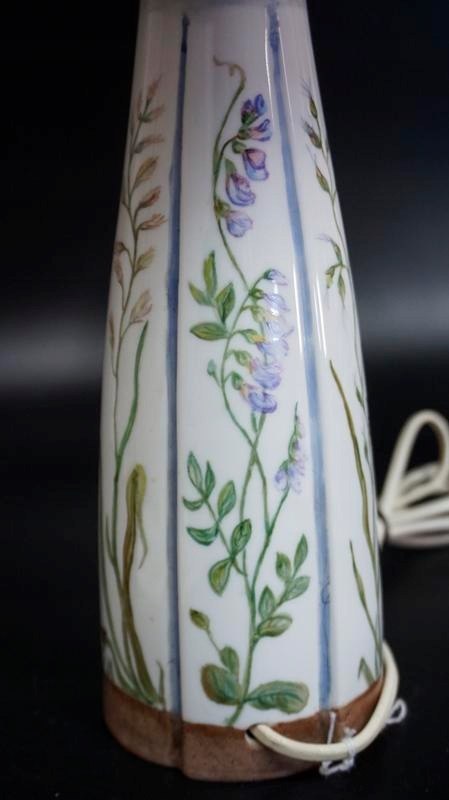 H-P PRZEPIĘKNA MALOWANA LAMPA PORCELANOWA Z ORGANICZNYM ABAŻUREM KPM