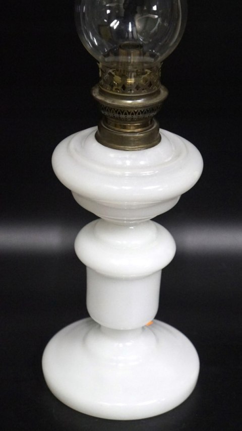 H-P UROCZA LAMPA NAFTOWA SZKLANA