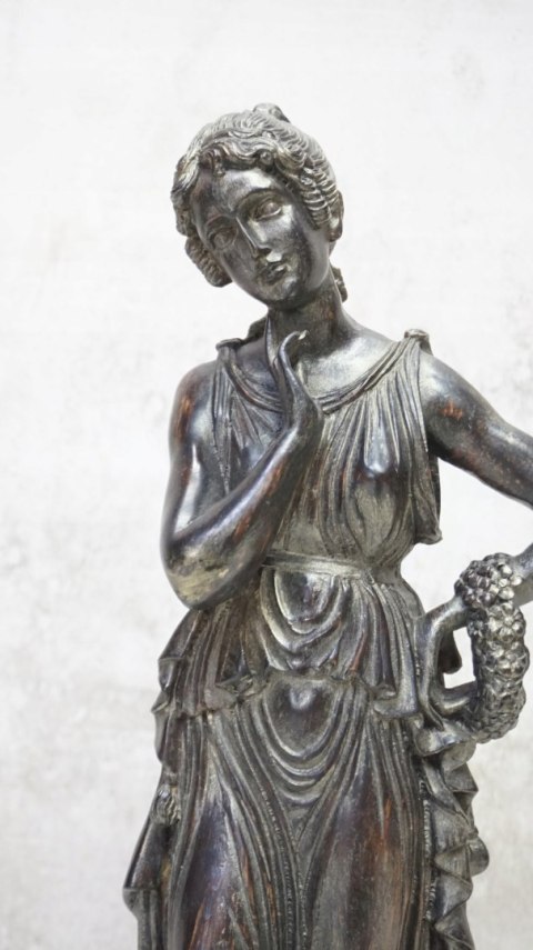 H-P WYSOKA DUŻA FIGURA RZYMIANKA - ALABASTER BARWIONY 63cm