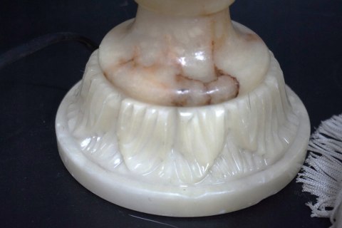 H-P LAMPKA -LAMPA KOLUMNA Z JASNEGO MARMURU