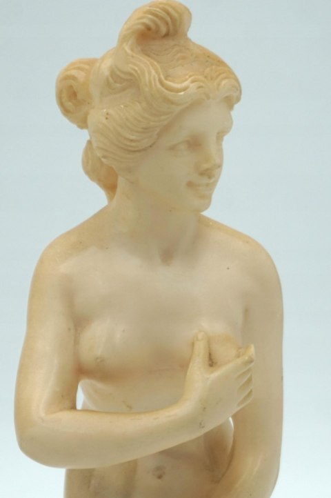 H-P STARA FIGURA WENUS AFRODYTA - ALABASTER