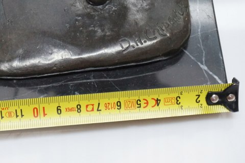 H-P PIĘKNA FIGURA Z BRĄZU DZIECKO Z OBRĘCZĄ