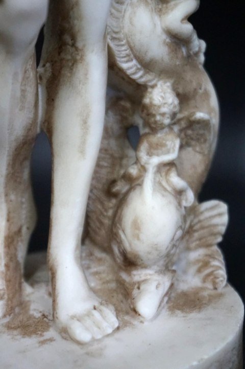 H-P WENUS AFRODYTA RZEŹBA FIGURA Z ALABASTRU