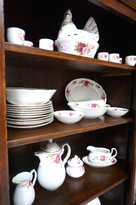 H-P DUŻY SERWIS PORCELANOWY THUN CARLSBAD RÓŻE 73 ELEMENTY BOHÊME